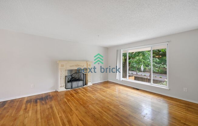 Beautiful Single Family House Bellevue Available for Rent!