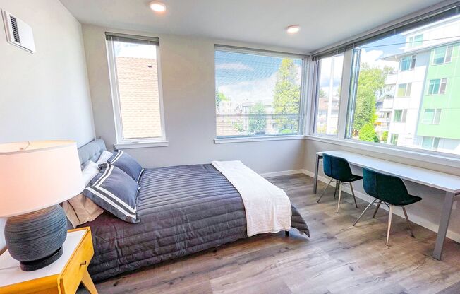 Studio, 1 bath, 320 sqft, $1,295, Unit 403