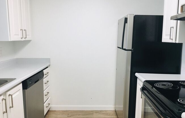 2 beds, 1.5 baths, 950 sqft, $2,275, Unit 142