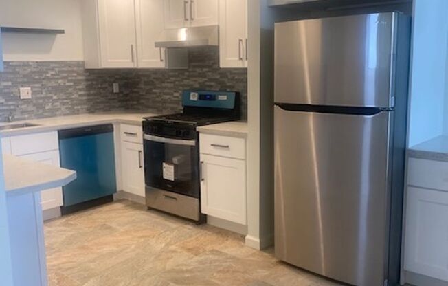 Rare Oppotunity: Freshly Remodeled 4-Bdrm/2-Ba Condo at 11th & Arizona in Santa Monica