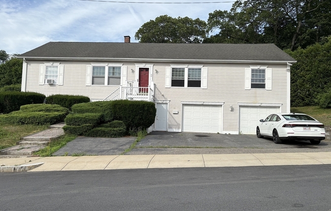 66 B WARREN AVE