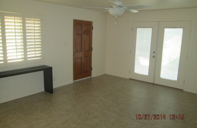 AVAILABLE NOW!! WALKING DISTANCE TO THE NEW TEMPE CLARK COMMUNITY CENTER, POOL, GARDEN