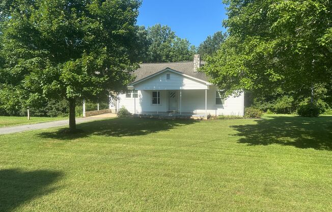 Great 3 BR, 1.5 BA House Near Lake Norman FOR RENT