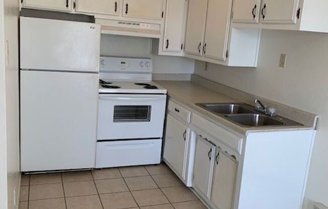 1 bed, 1 bath, 687 sqft, $825, Unit 20