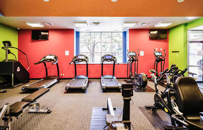 One- two- and three-bedroom apartment homes featuring amenities like three pools, fitness center, basketball court and much more at The Pointe in La Vista, NE