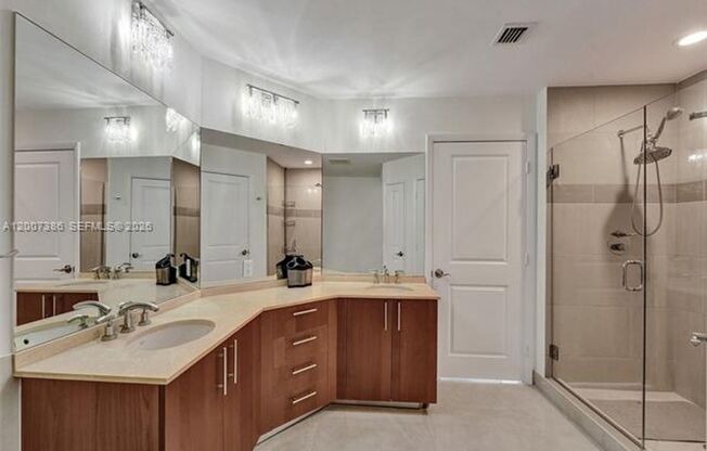 3 beds, 3 baths, 1,744 sqft, $4,800, Unit 1945 S Ocean Dr # 2101