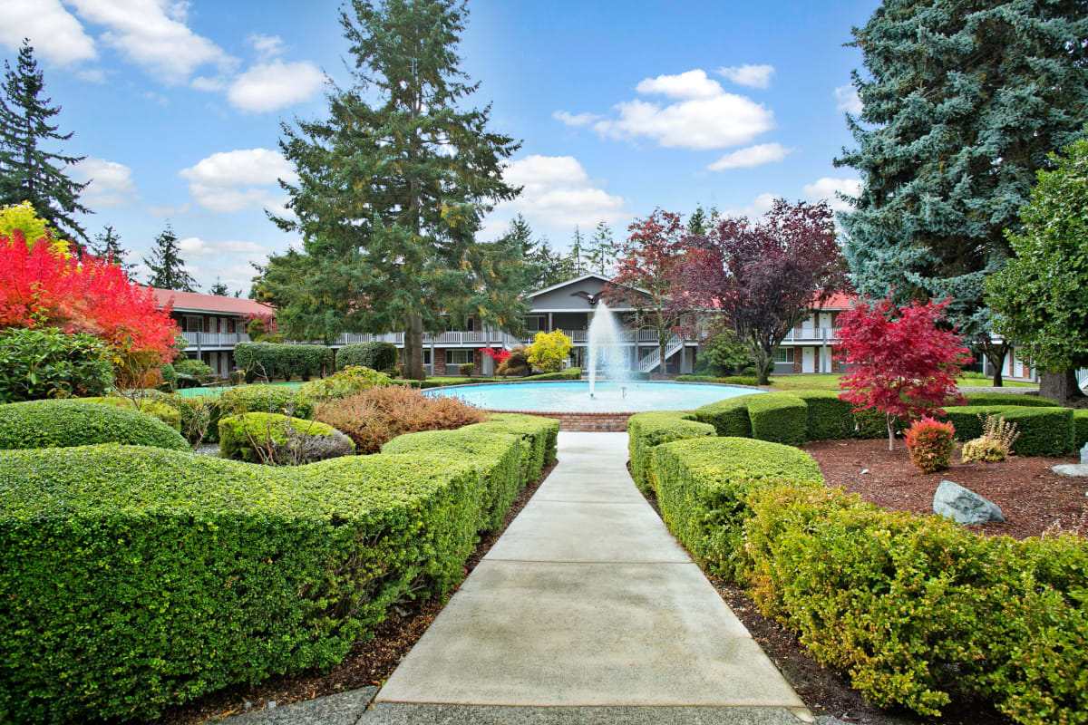 Welcome to Colonial Square Apartment Homes