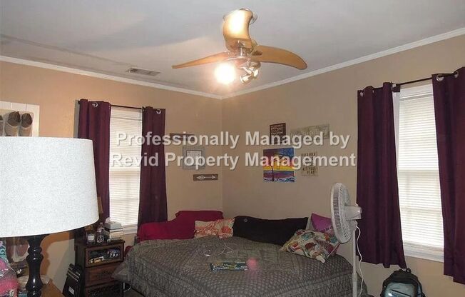 Large 4 Bedroom Home near U of M!! (yard care included!)