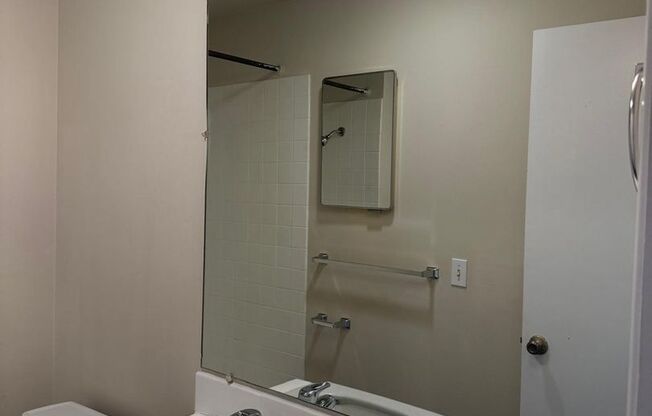 2 beds, 1 bath, 800 sqft, $2,200, Unit 101