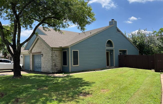 2 beds, 2 baths, 989 sqft, $1,695, Unit 11608B