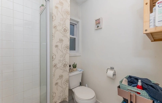 2 beds, 1 bath, 700 sqft, $2,600, Unit 2