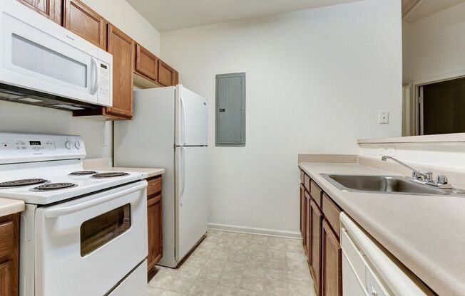 2 beds, 1 bath, 767 sqft, $1,075