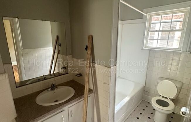 2 beds, 1 bath, $1,295