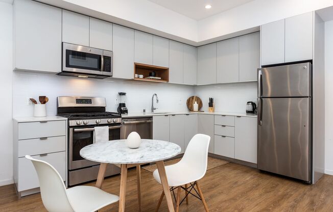 1 bed, 1 bath, 679 sqft, $3,290, Unit 414