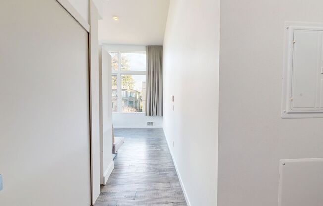 Studio, 1 bath, 262 sqft, $1,279, Unit 206