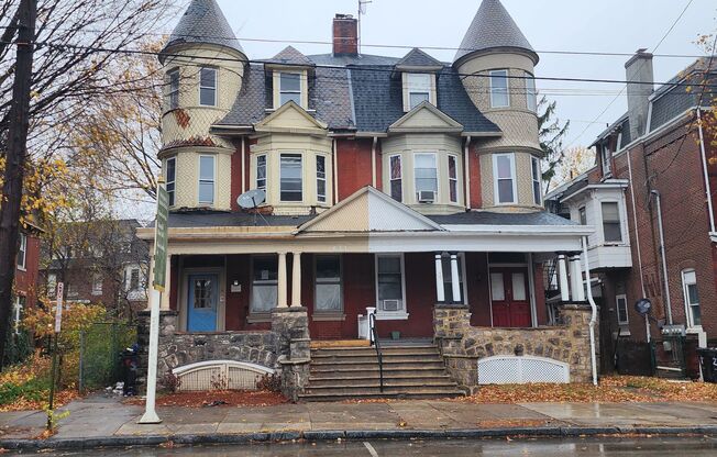 631 Main St