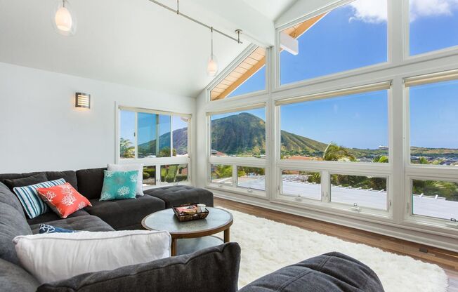 Large Tropical Modern Home w/Pool, Ocean / Koko Head Views, & A/C.  Mahina Kai