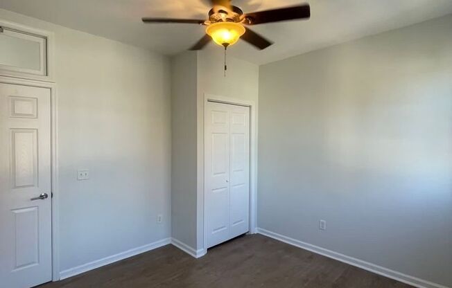 2 beds, 1 bath, $2,150, Unit 3B