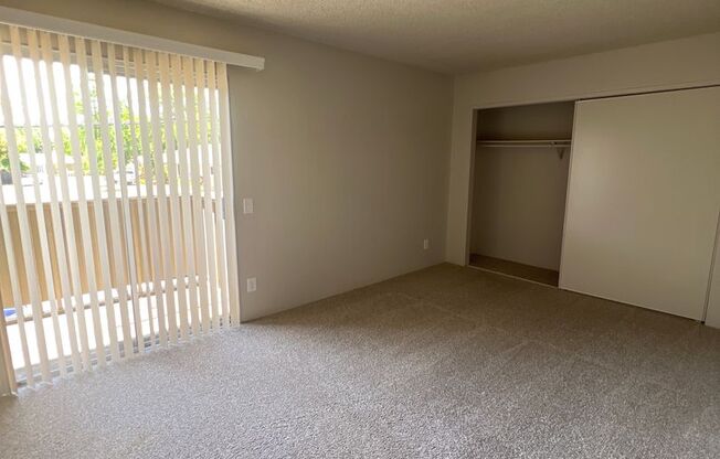 2 beds, 1 bath, $1,595, Unit 07