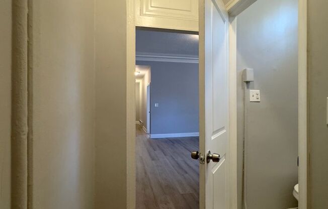 For Rent: Urban Luxury at 914 N. Charles St – Your City Lifestyle Awaits!