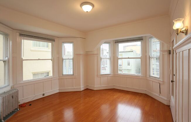 OPEN HOUSE: Tuesday (8/11) 7:10pm-7:30pm. Downtown district 2-1BR/1BA, Shared laundry (797 Bush Street #405)