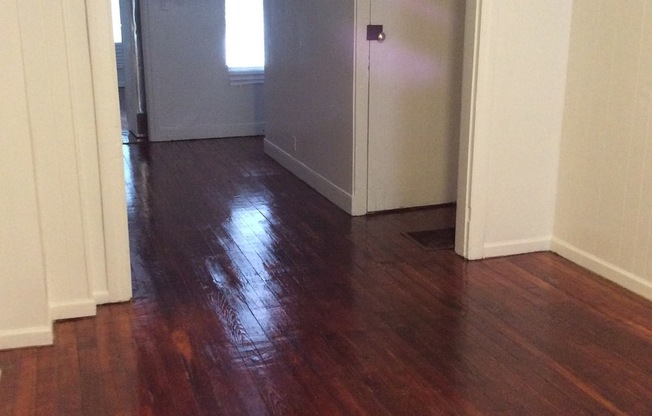 West End of Town! Close to transportation, parks, and many amenities!