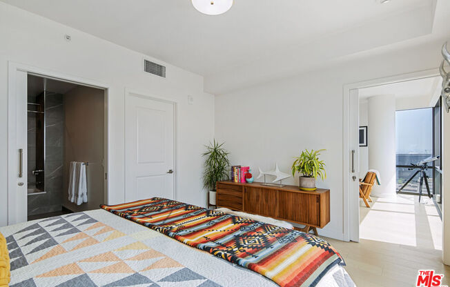 2 beds, 2.5 baths, 1,201 sqft, $5,000, Unit 3202