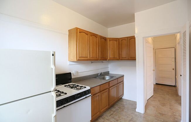 OPEN HOUSE: Tuesday (8/11) 7:10pm-7:30pm. Downtown district 2-1BR/1BA, Shared laundry (797 Bush Street #405)