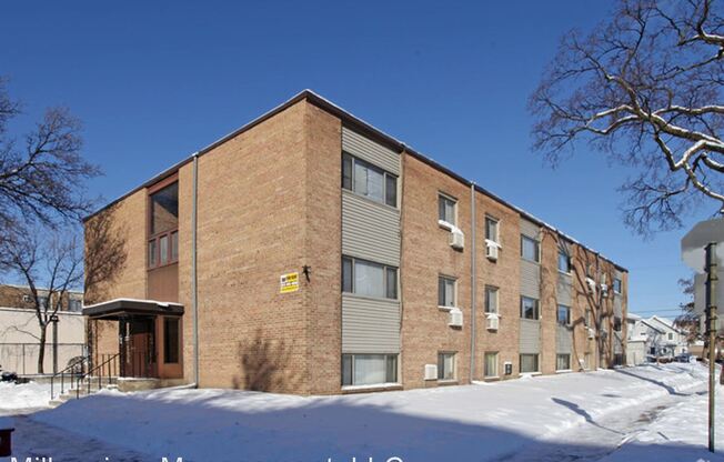 327 University Ave SE