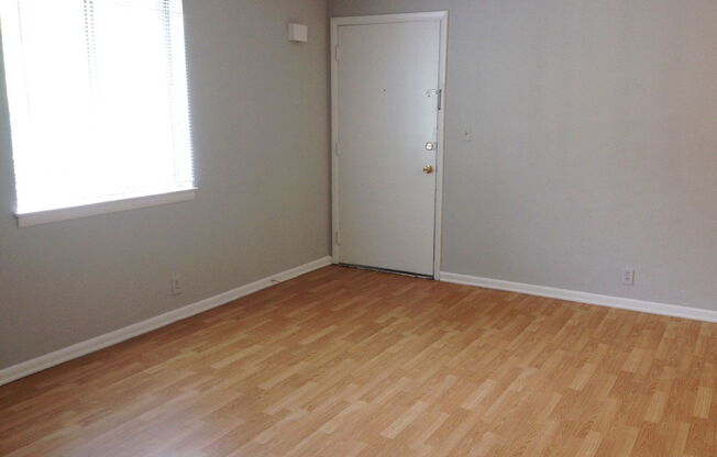 1 bed, 1 bath, 650 sqft, $1,215, Unit 3