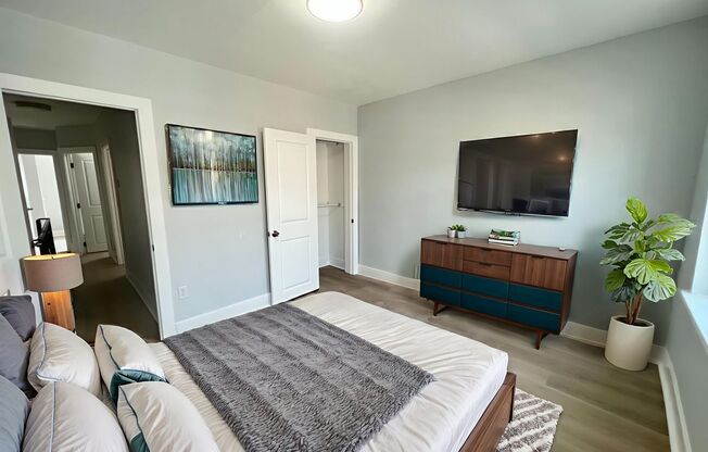 Remodeled 3bd/1 House with Rear yard!! SECTION 8 ONLY!!