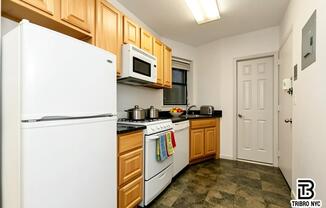 4 beds, 2 baths, $8,100, Unit 4F