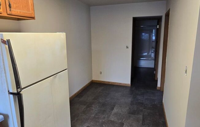 1 bed, 1 bath, $999, Unit Unit 2