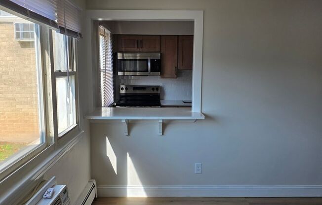 1 bed, 1 bath, 652 sqft, $1,995, Unit 427