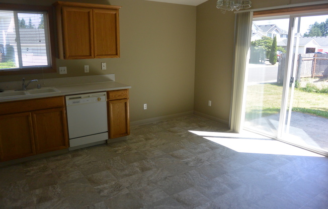 3 beds, 2 baths, $2,150