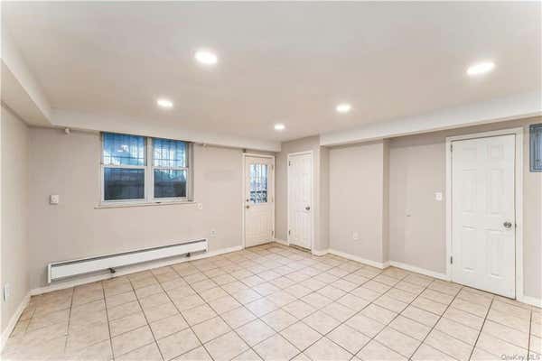 1 bed, 1 bath, 700 sqft, $1,800