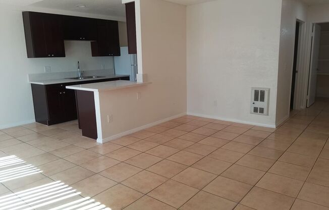 1BD / 1 BA - Apartment For Rent