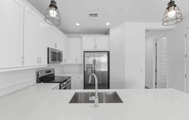 Like new Luxurious Modern townhome with 2 Master Suits in Warner Meadows!