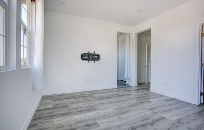 3 beds, 2.5 baths, $3,500
