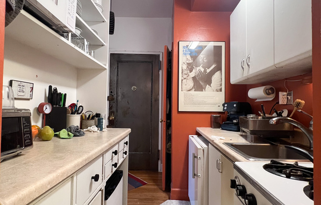 1 bed, 1 bath, $1,729, Unit 8