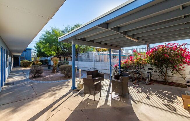 Studio, 1 bath, 400 sqft, $749, Unit 01