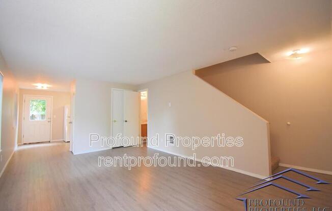 1448 NE THOMAS CT