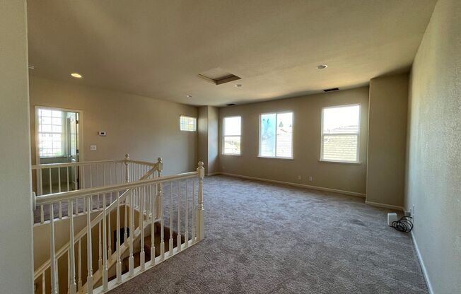 3 beds, 2.5 baths, $2,595