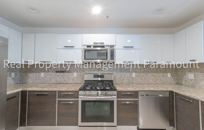 3 beds, 2 baths, $4,950, Unit # 104