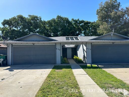928 PRINCESS DR