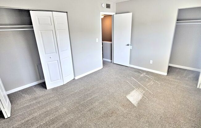 2 beds, 2.5 baths, 1,372 sqft, $995, Unit 5C