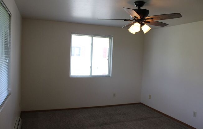 2 beds, 1 bath, 1,050 sqft, $1,199.99, Unit 142-07