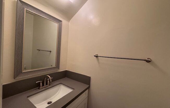 Alamitos Beach Apartment