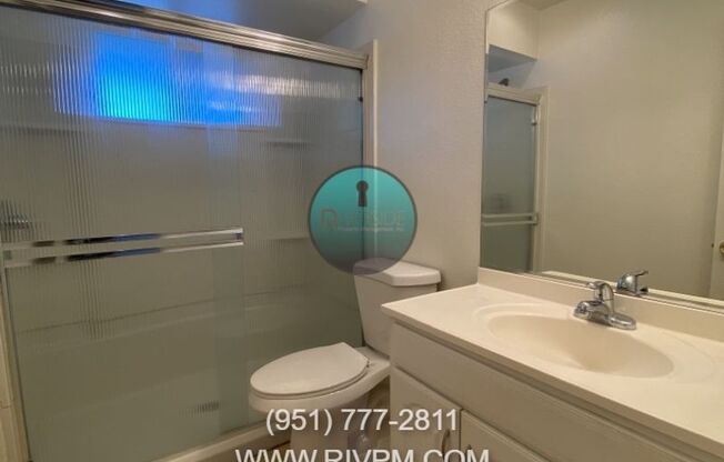 2 beds, 1 bath, $1,550, Unit L