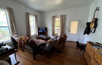 1 bed, 1 bath, $800, Unit 808 S. Washington Apt. 2 (1NO)